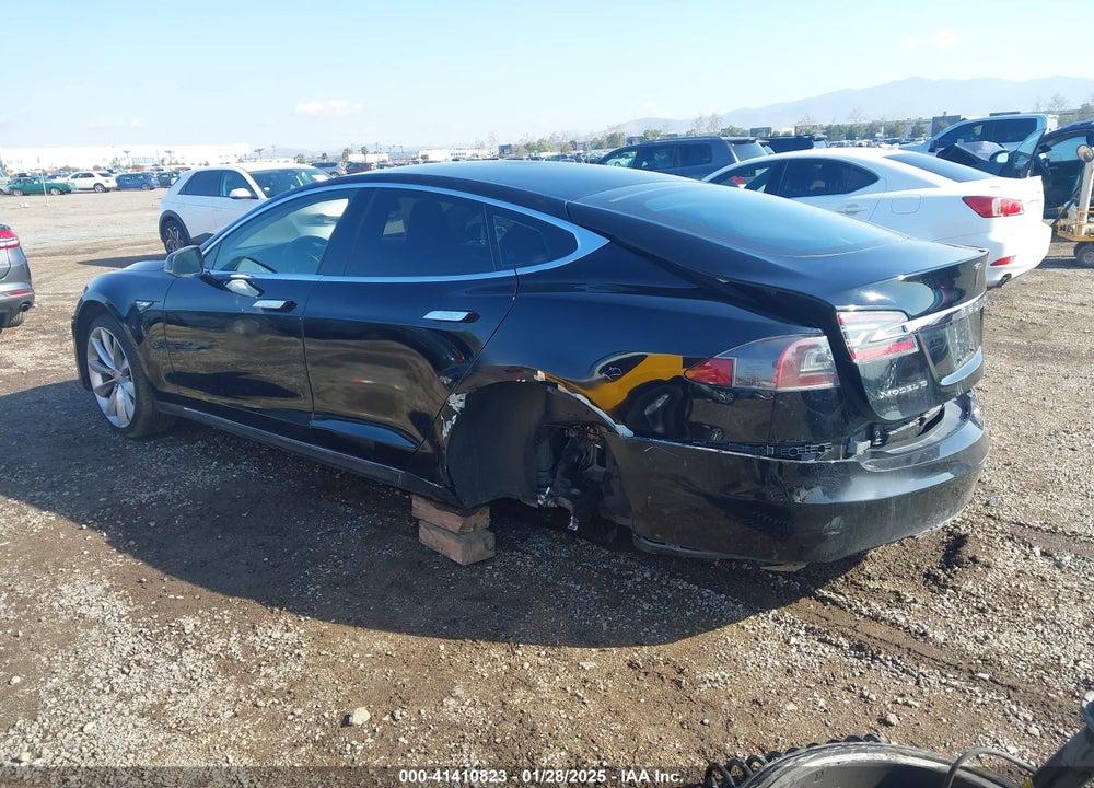 2013 TESLA MODEL S VIN: 5YJSA1AC9DFP10929