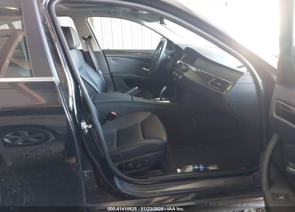 2009 BMW 5 SERIES VIN: WBANV93579C132524