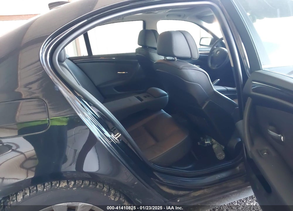 2009 BMW 5 SERIES VIN: WBANV93579C132524