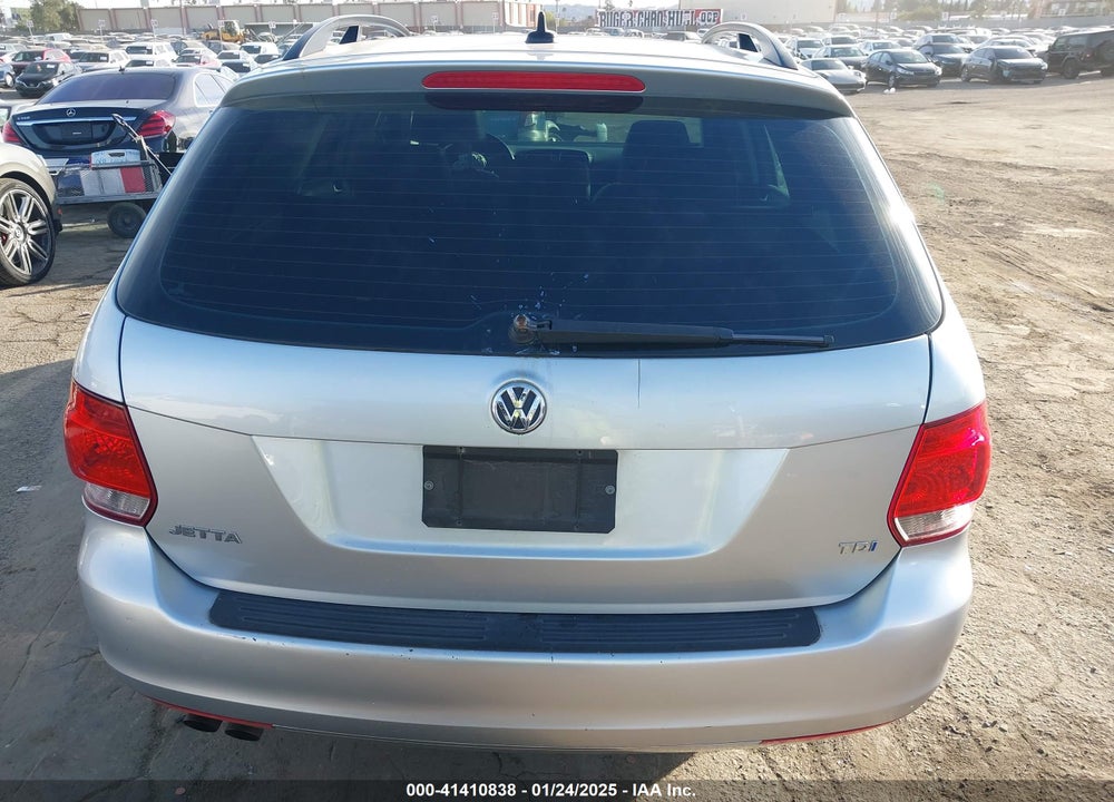 2011 VOLKSWAGEN JETTA SPORTWAGEN 2.0L TDI VIN: 3VWML7AJ3BM609296