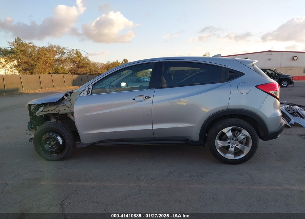 2022 HONDA HR-V 2WD LX VIN: 3CZRU5H33NM716235