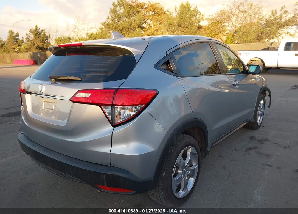 2022 HONDA HR-V 2WD LX VIN: 3CZRU5H33NM716235