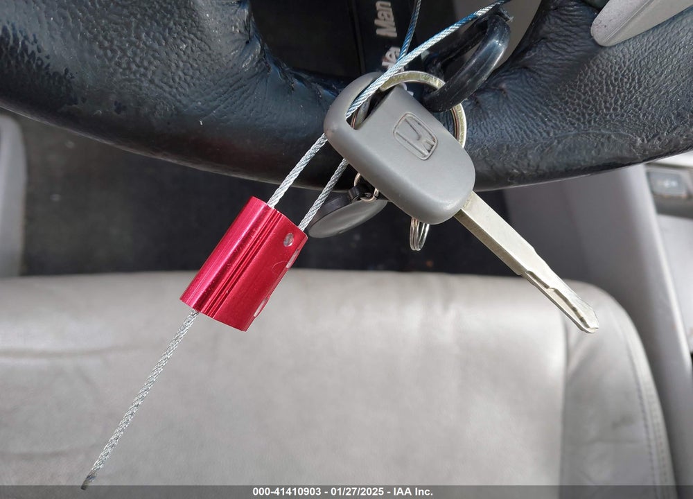 2011 HONDA ACCORD VIN: 1HGCP3F87BA000499