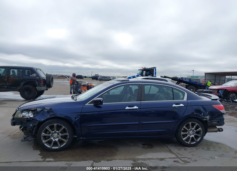 2011 HONDA ACCORD VIN: 1HGCP3F87BA000499