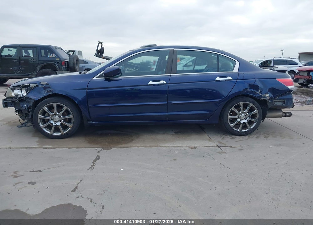 2011 HONDA ACCORD VIN: 1HGCP3F87BA000499