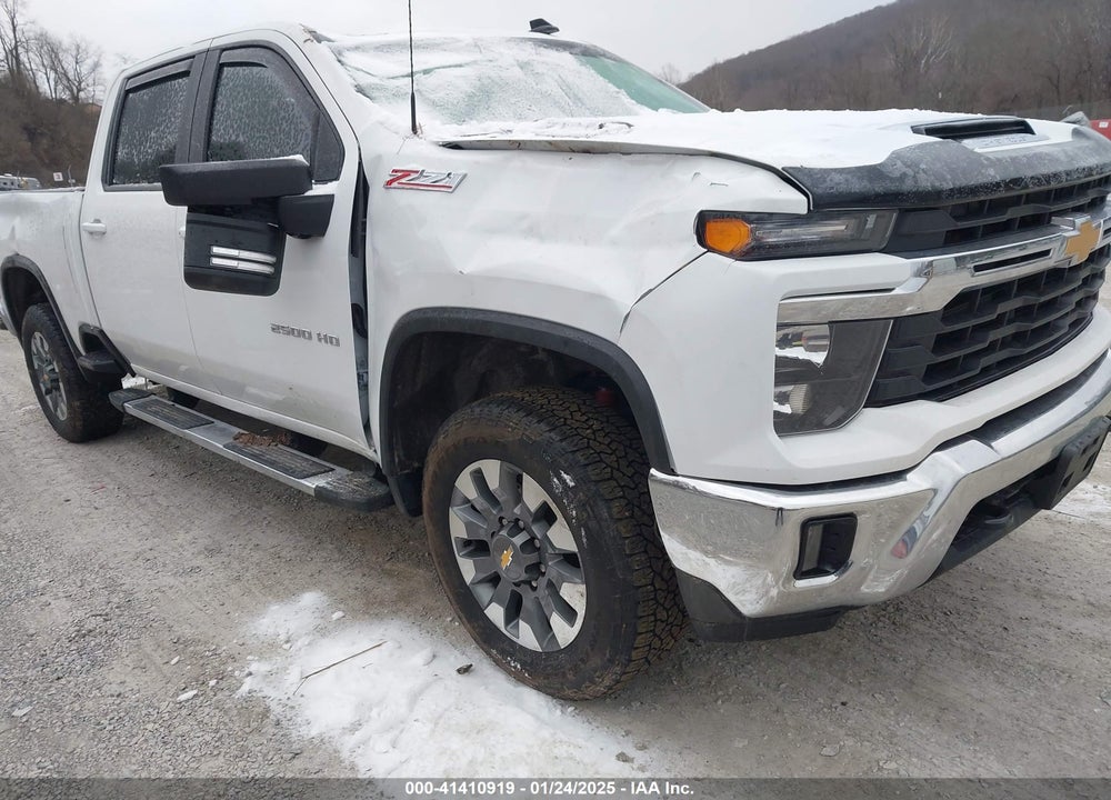 2024 CHEVROLET SILVERADO 2500HD 4WD STANDARD BED LT VIN: 2GC4YNE79R1222339