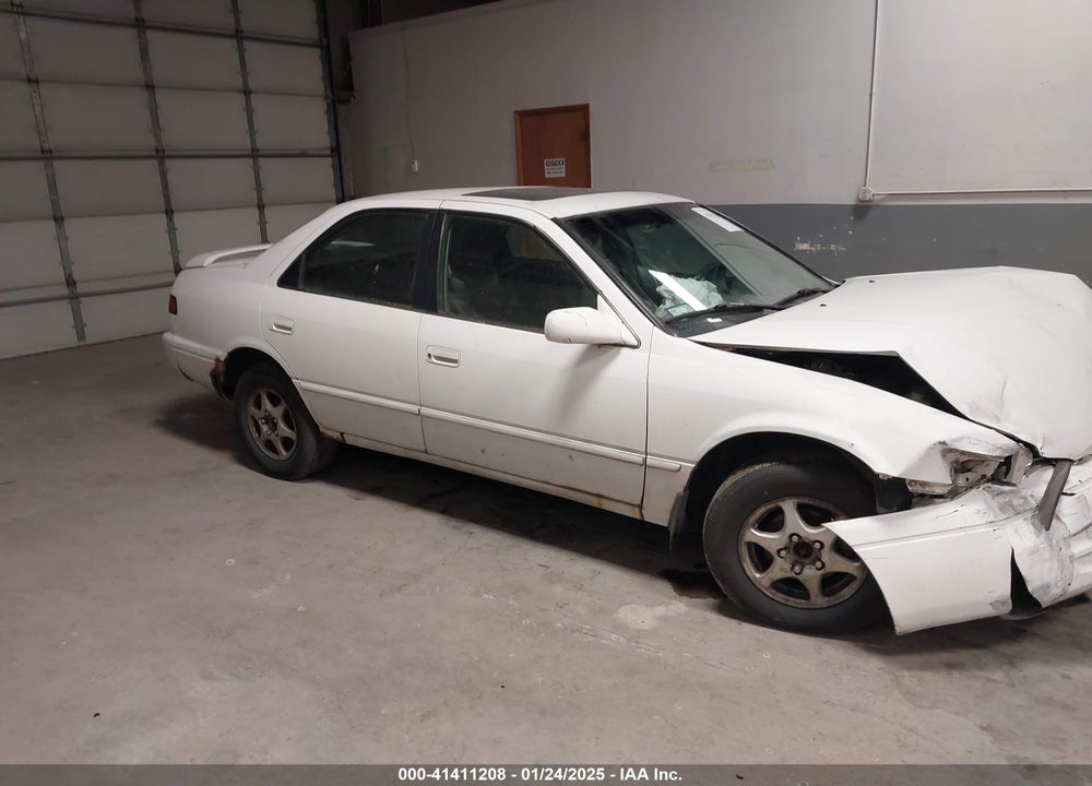 1997 TOYOTA CAMRY XLE VIN: JT2BG22K1V0091035