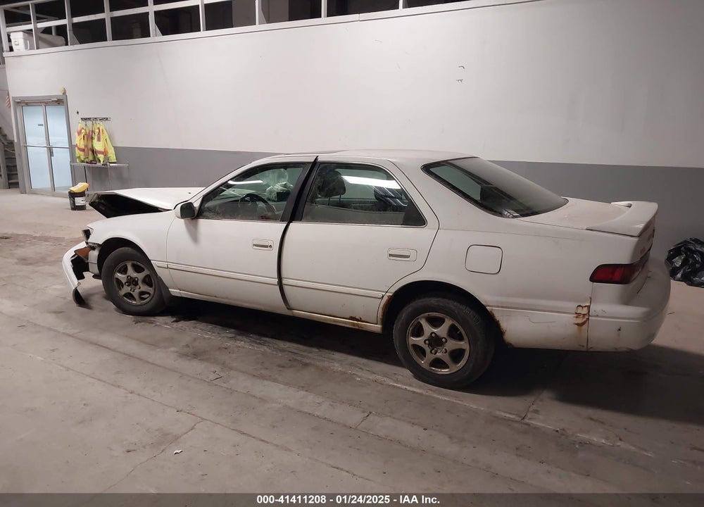 1997 TOYOTA CAMRY XLE VIN: JT2BG22K1V0091035