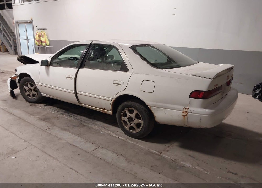 1997 TOYOTA CAMRY XLE VIN: JT2BG22K1V0091035