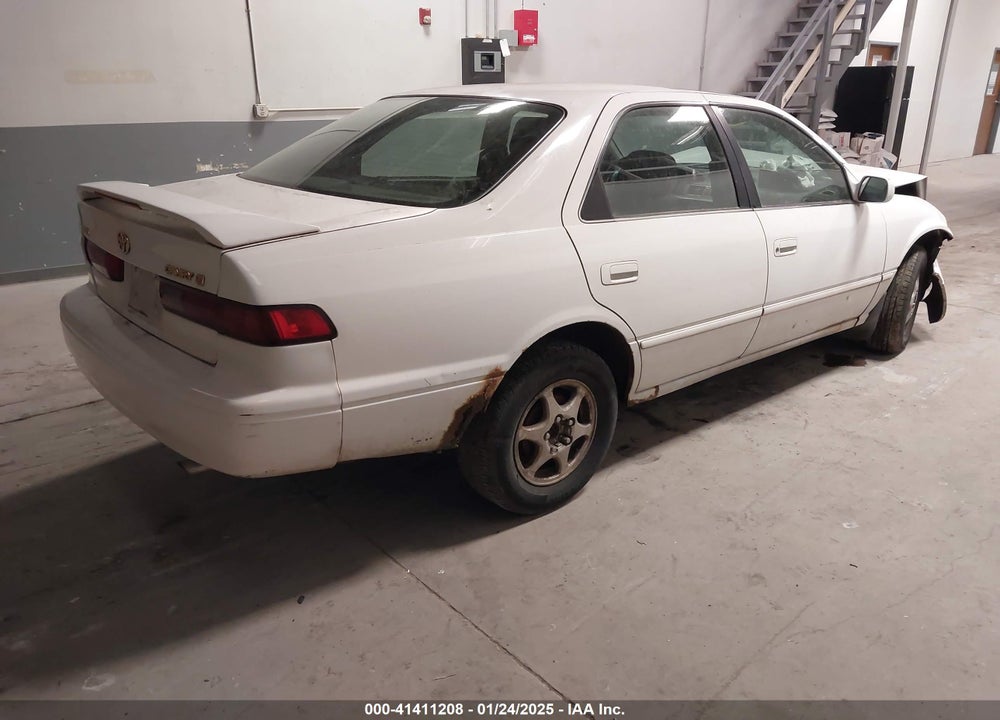 1997 TOYOTA CAMRY XLE VIN: JT2BG22K1V0091035