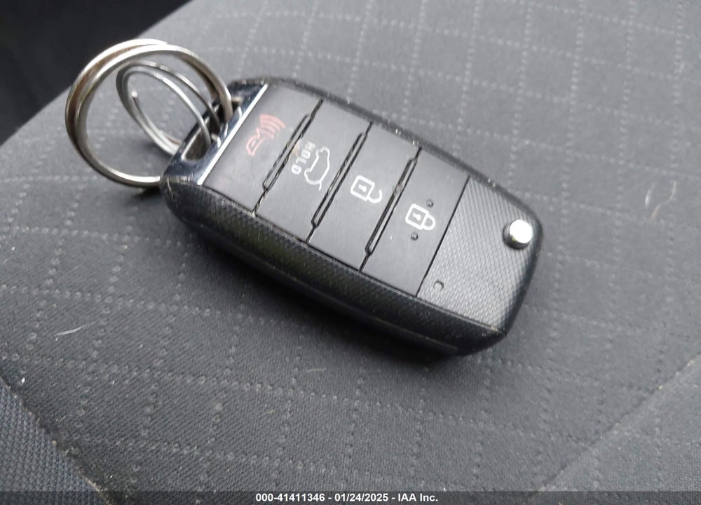 2017 KIA SORENTO 2.4L LX VIN: 5XYPG4A39HG276564