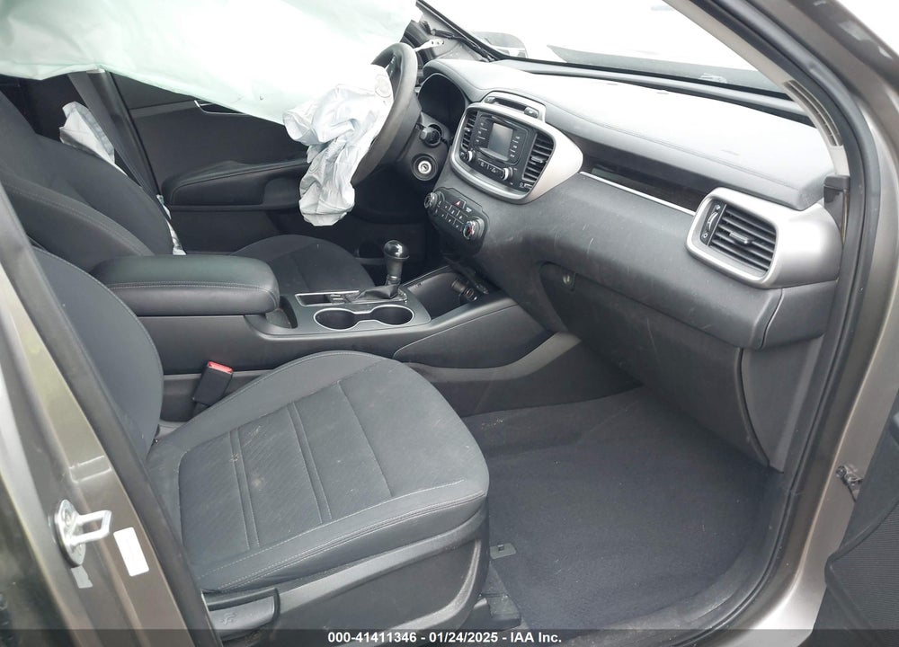 2017 KIA SORENTO 2.4L LX VIN: 5XYPG4A39HG276564