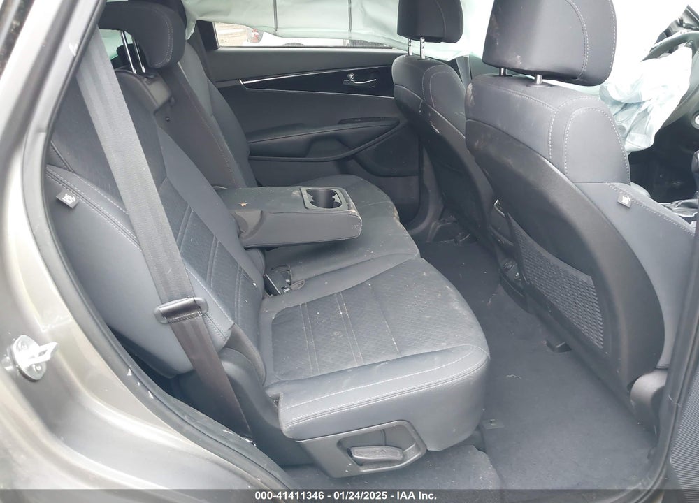 2017 KIA SORENTO 2.4L LX VIN: 5XYPG4A39HG276564