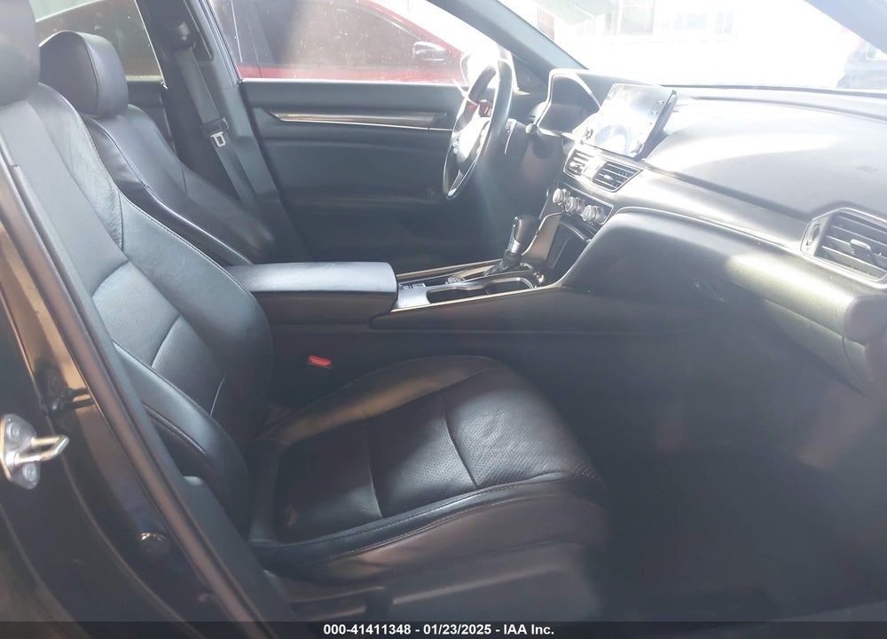 2018 HONDA ACCORD VIN: 1HGCV1F3XJA242815