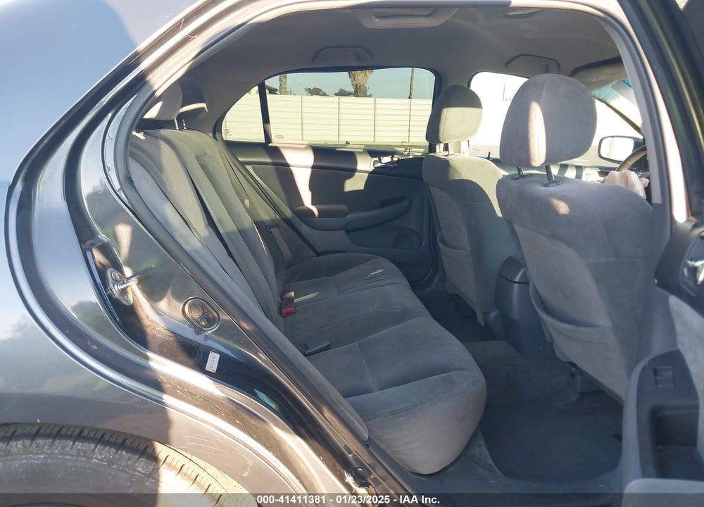 2005 HONDA ACCORD 2.4 LX VIN: 1HGCM56485A175821