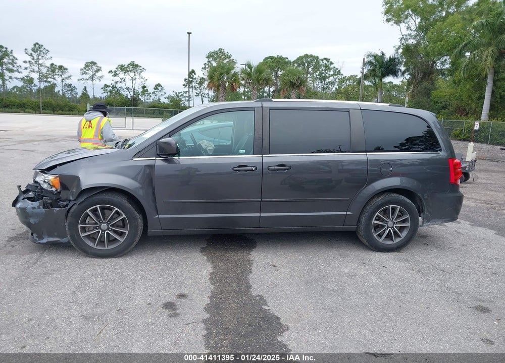 2017 DODGE GRAND CARAVAN SXT VIN: 2C4RDGCG6HR858183
