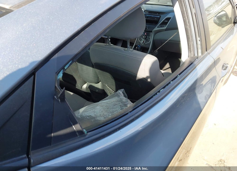 2014 HYUNDAI ELANTRA VIN: KMHDH4AE5EU183158