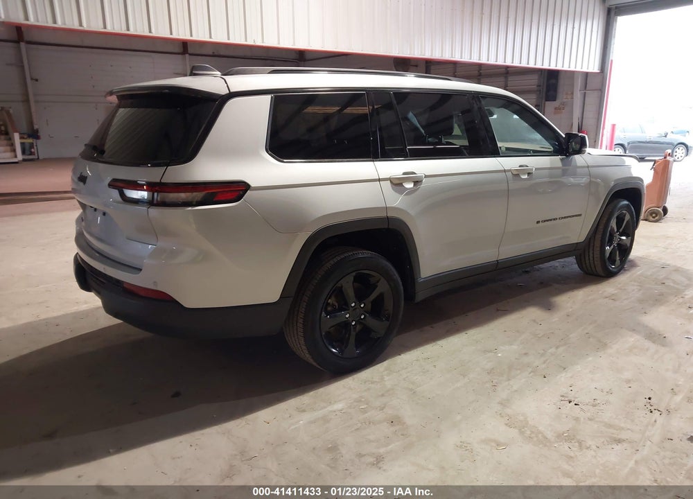 2023 JEEP GRAND CHEROKEE L ALTITUDE 4X4 VIN: 1C4RJKAG3P8886192