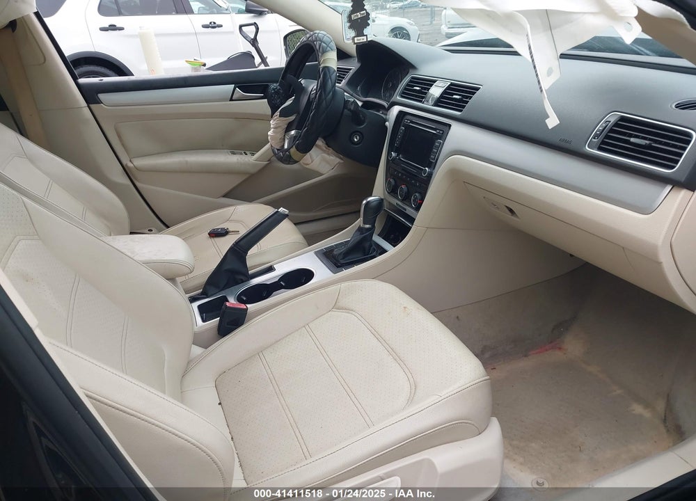 2013 VOLKSWAGEN PASSAT 2.5L SE VIN: 1VWBH7A33DC150043
