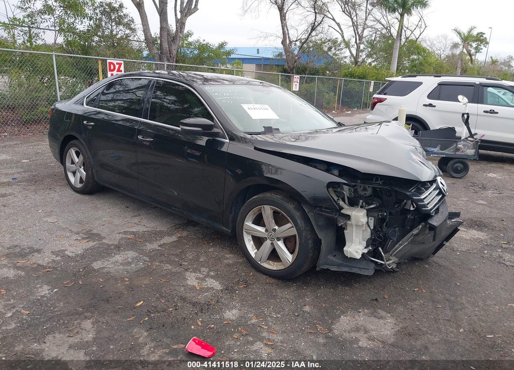 2013 VOLKSWAGEN PASSAT 2.5L SE VIN: 1VWBH7A33DC150043