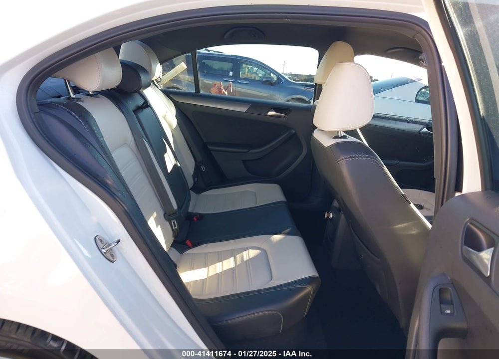 2016 VOLKSWAGEN JETTA 1.8T SPORT VIN: 3VWD17AJ5GM302841