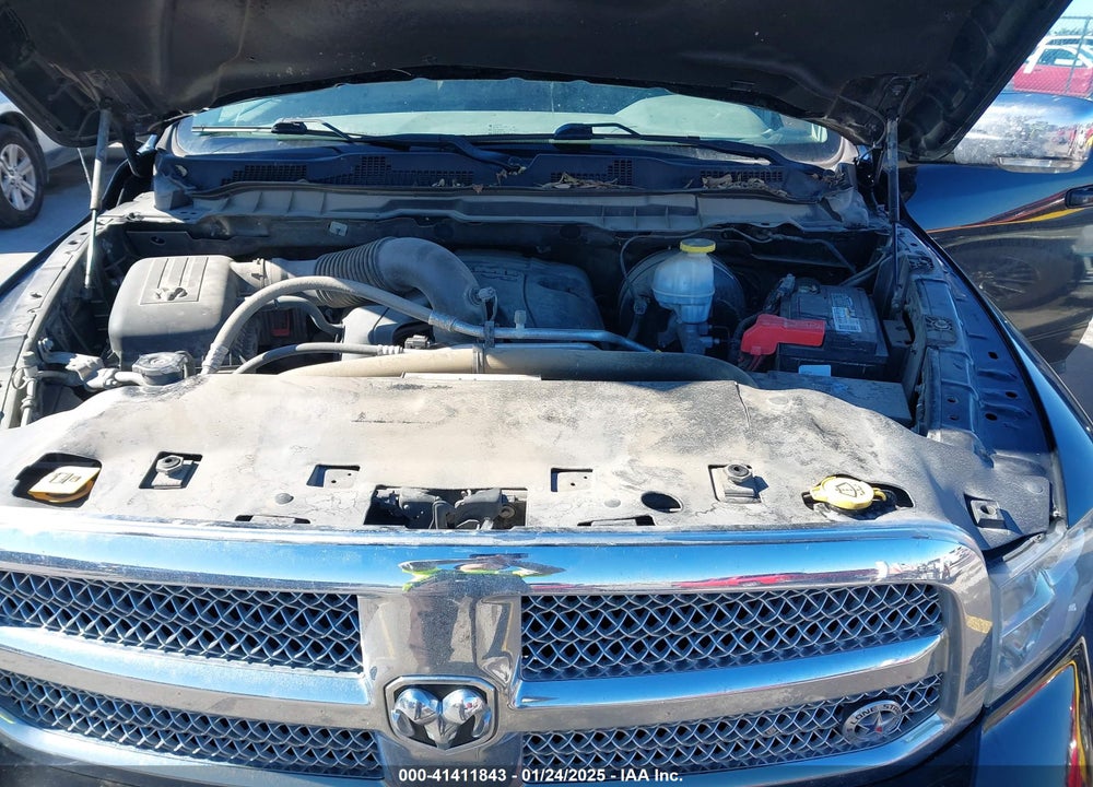 2019 RAM 1500 CLASSIC VIN: 1C6RR6LT9KS604859