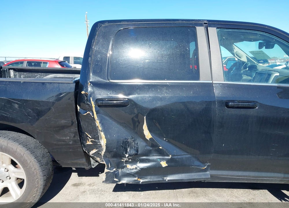 2019 RAM 1500 CLASSIC VIN: 1C6RR6LT9KS604859