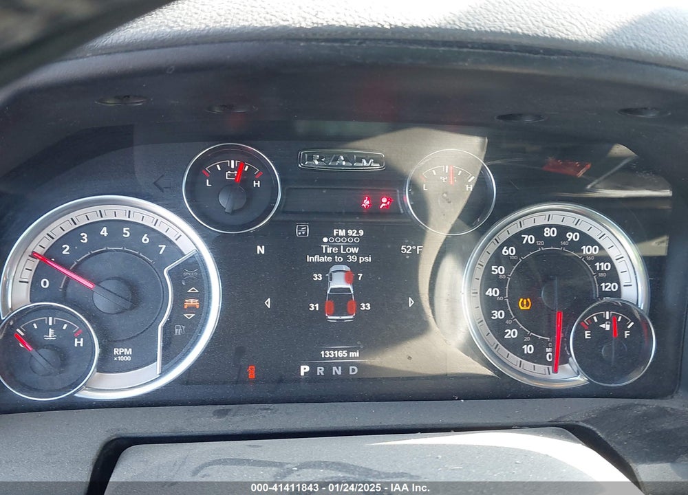 2019 RAM 1500 CLASSIC VIN: 1C6RR6LT9KS604859