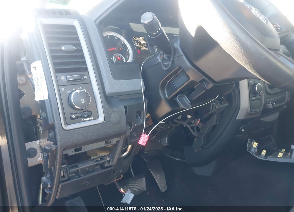 2015 RAM 1500 VIN: 1C6RR7KT5FS572358