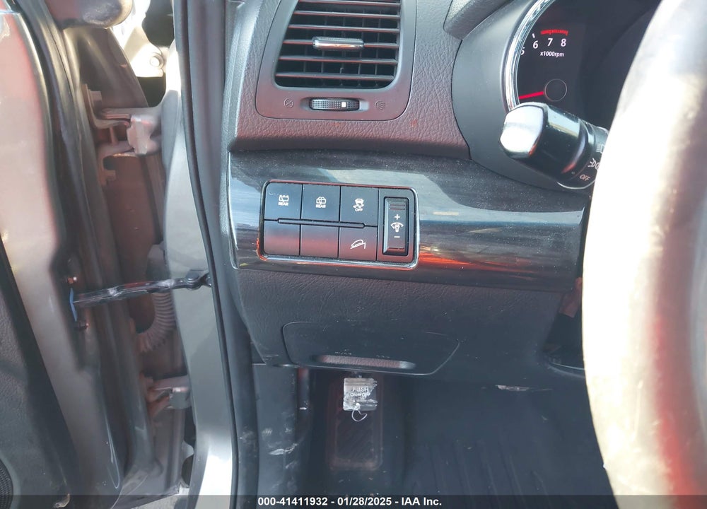 2013 KIA SORENTO VIN: 5XYKT3A12DG346267