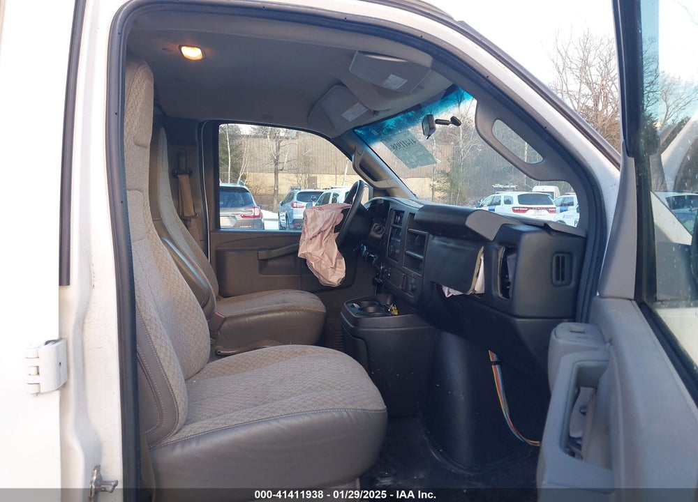 2017 GMC SAVANA 3500 WORK VAN VIN: 1GTZ7GFG0H1107085
