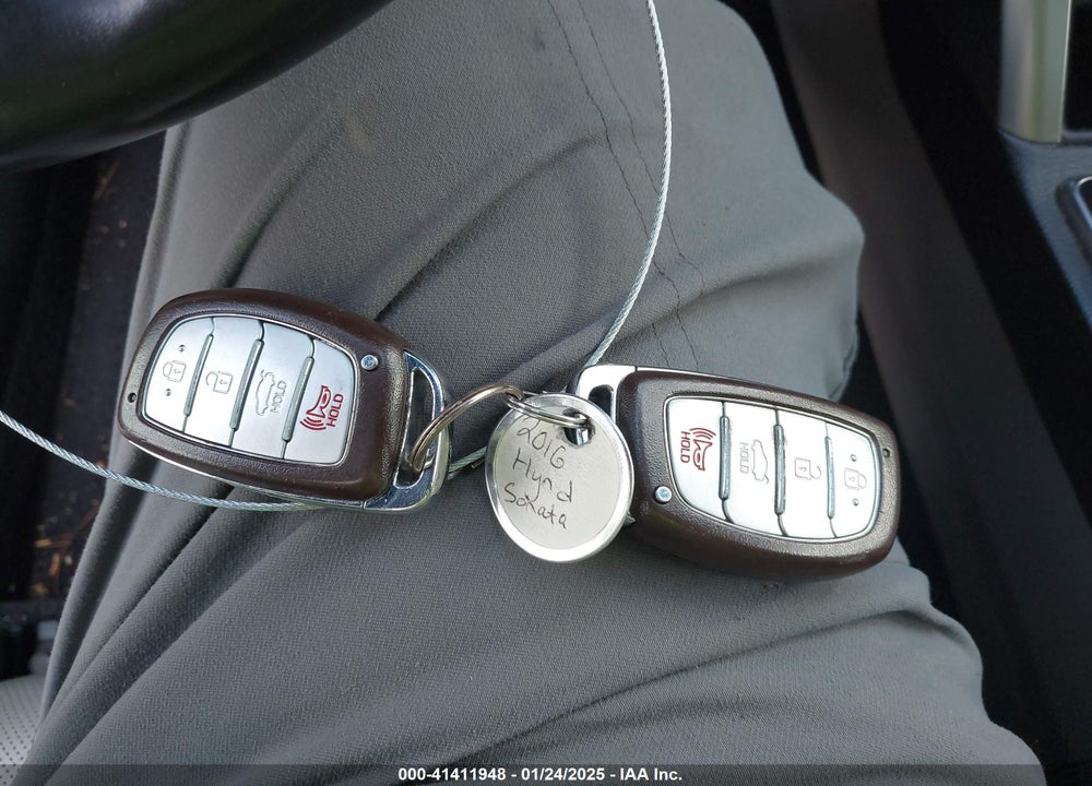 2016 HYUNDAI SONATA HYBRID VIN: KMHE34L19GA020935