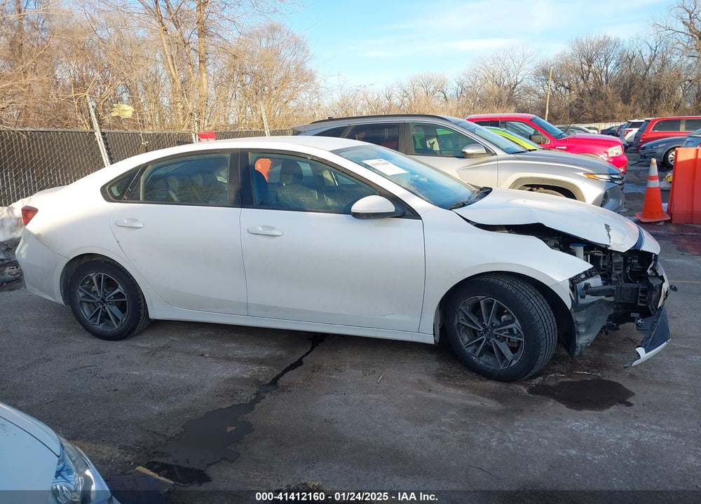 2023 KIA FORTE VIN: 3KPF24AD6PE566095