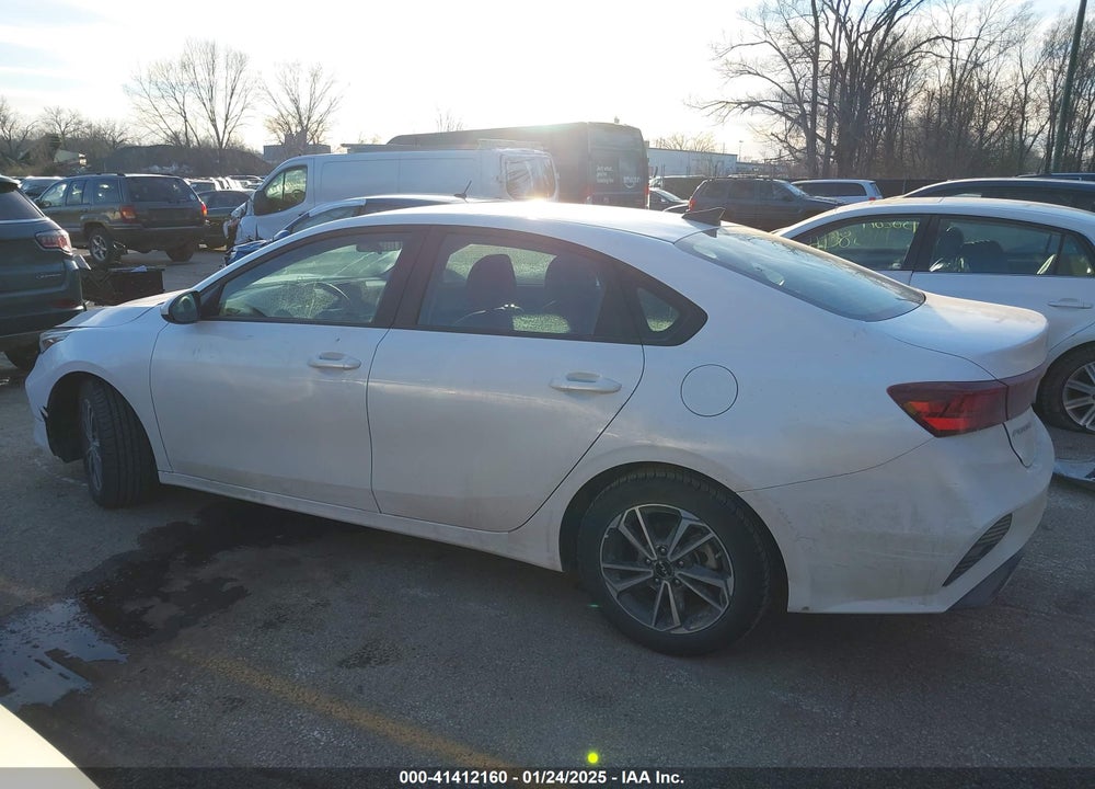 2023 KIA FORTE VIN: 3KPF24AD6PE566095