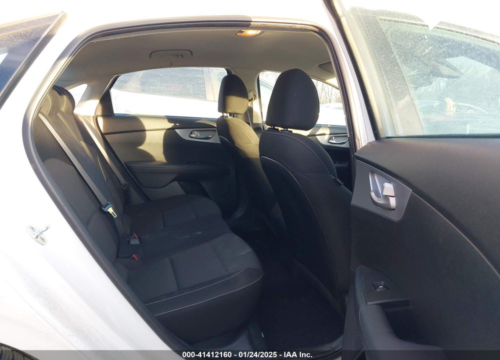 2023 KIA FORTE VIN: 3KPF24AD6PE566095