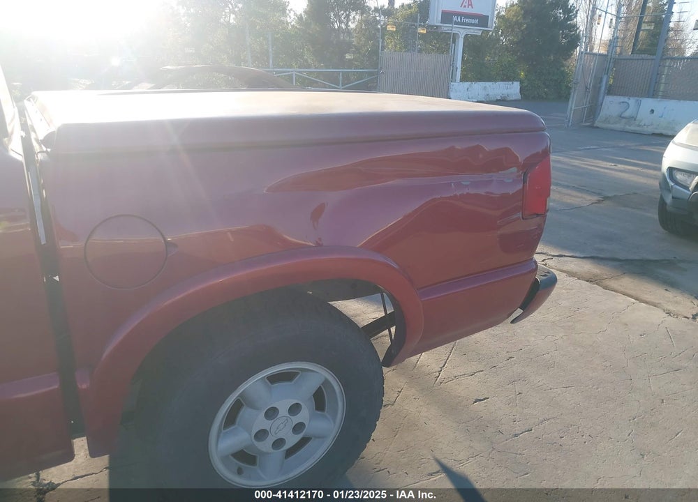 2004 CHEVROLET S-10 LS VIN: 1GCDT13X64K130981