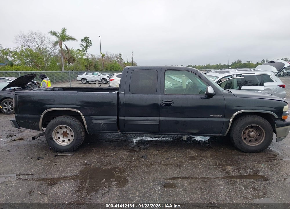 2000 CHEVROLET SILVERADO 1500 LS VIN: 2GCEC19V6Y1302734