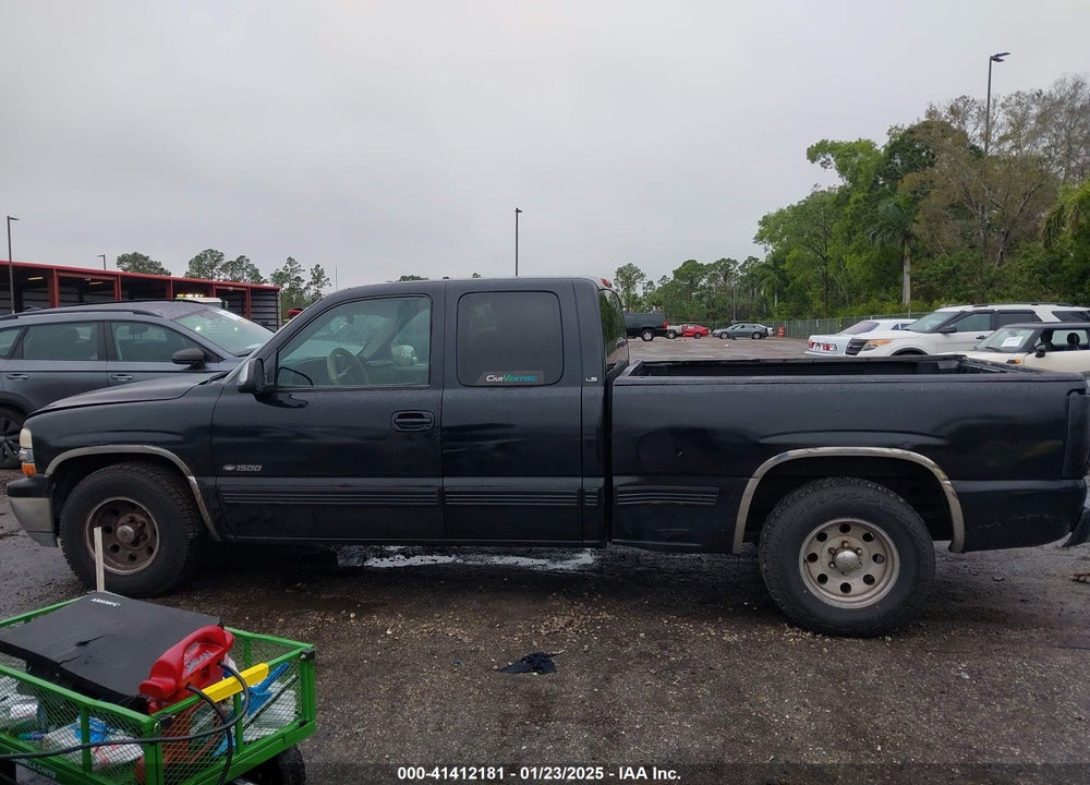 2000 CHEVROLET SILVERADO 1500 LS VIN: 2GCEC19V6Y1302734