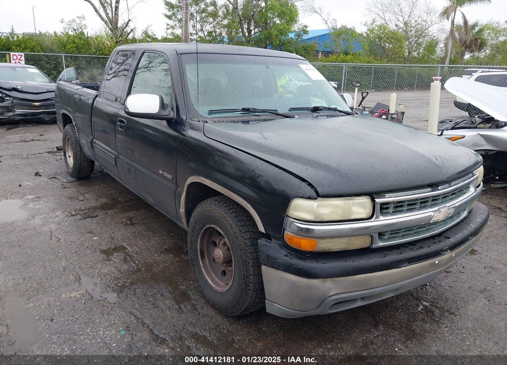 2000 CHEVROLET SILVERADO 1500 LS VIN: 2GCEC19V6Y1302734