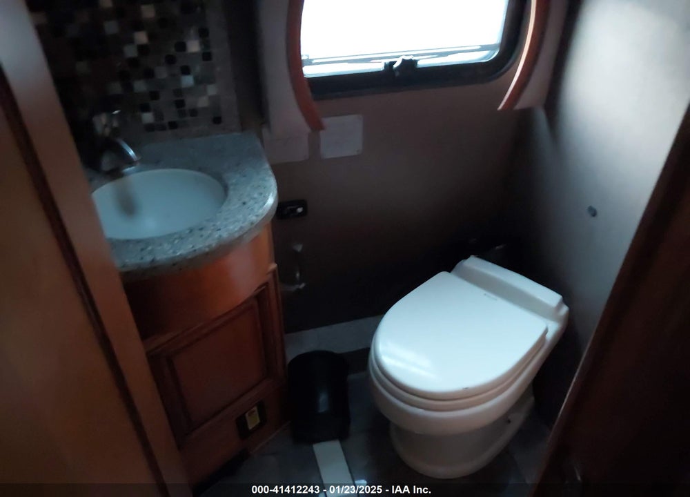 2014 FREIGHTLINER CHASSIS XC VIN: 4UZFCHCY0ECFW5774