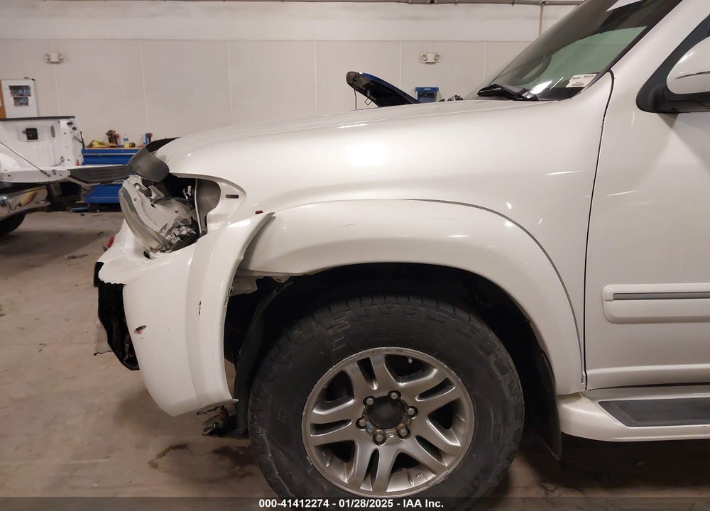 2005 TOYOTA SEQUOIA VIN: 5TDBT48A25S240045