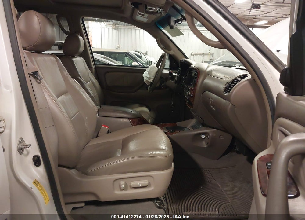 2005 TOYOTA SEQUOIA VIN: 5TDBT48A25S240045