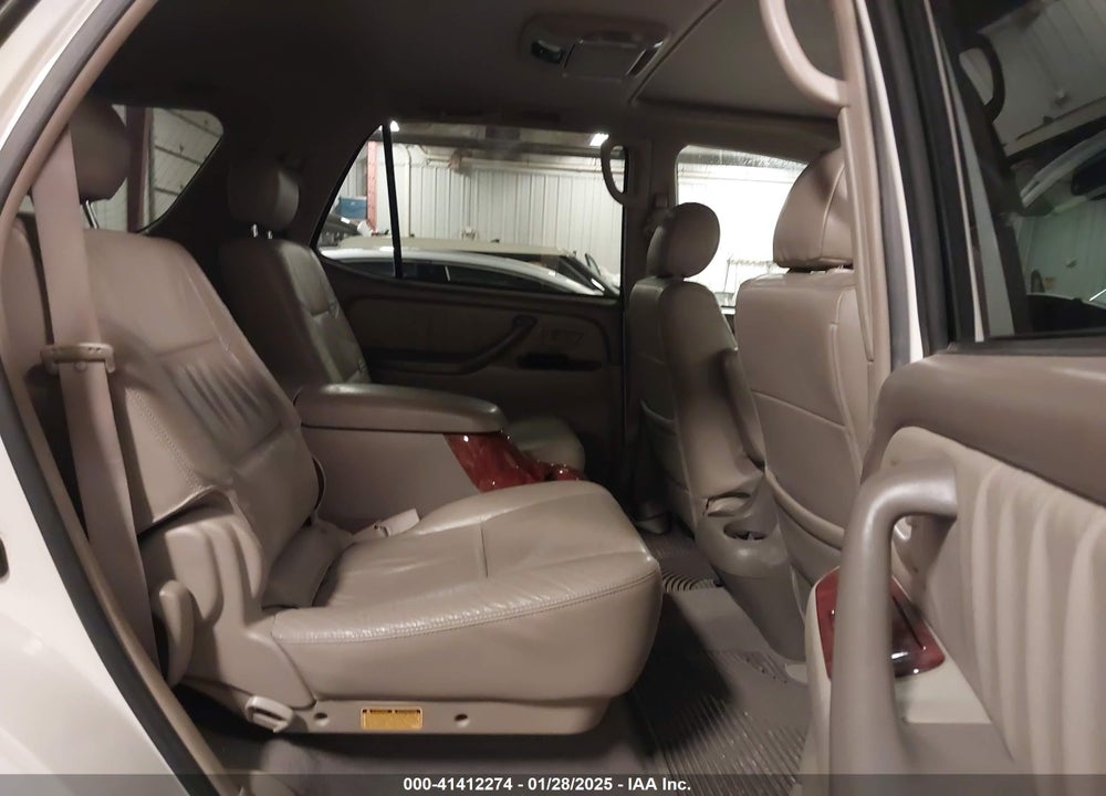 2005 TOYOTA SEQUOIA VIN: 5TDBT48A25S240045