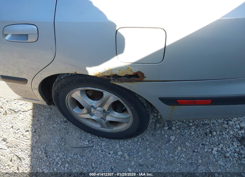 2005 HYUNDAI ELANTRA GLS/GT VIN: KMHDN56D85U132543
