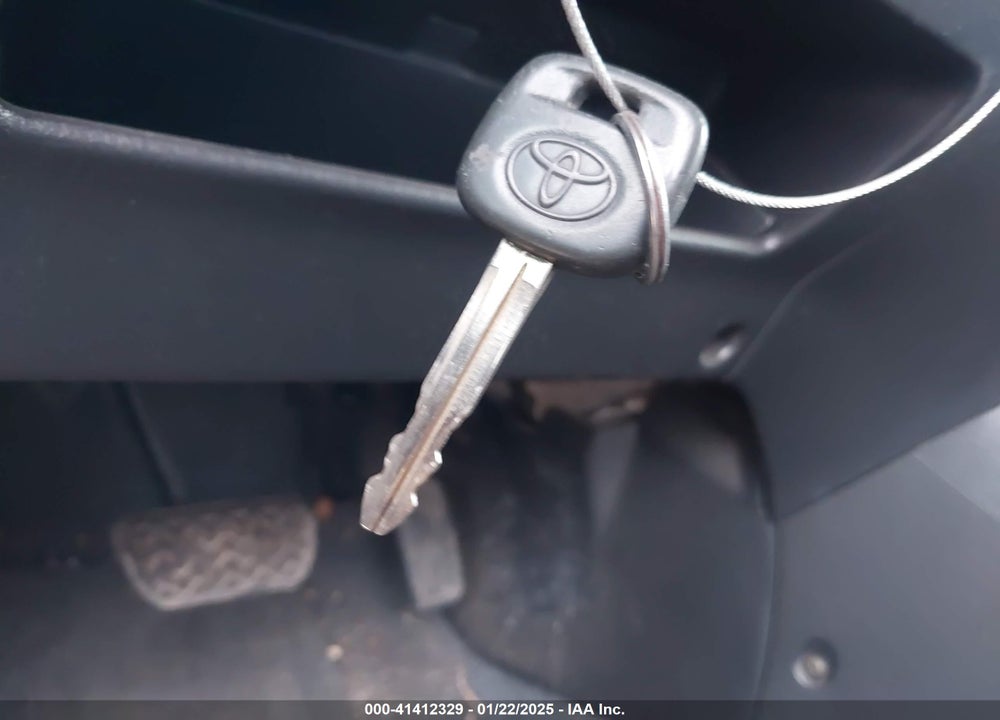 2005 TOYOTA RAV4 VIN: JTEHD20V350044608