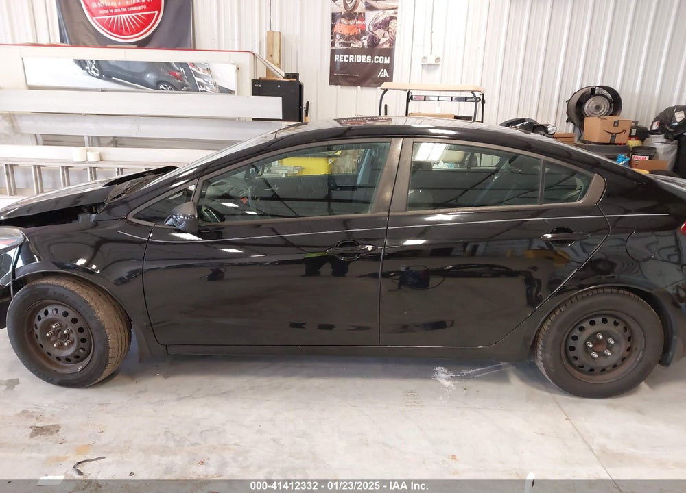 2017 KIA FORTE VIN: 3KPFK4A78HE043432