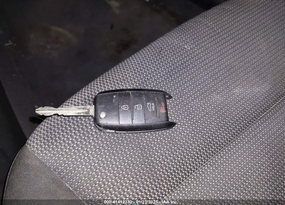 2017 KIA FORTE VIN: 3KPFK4A78HE043432
