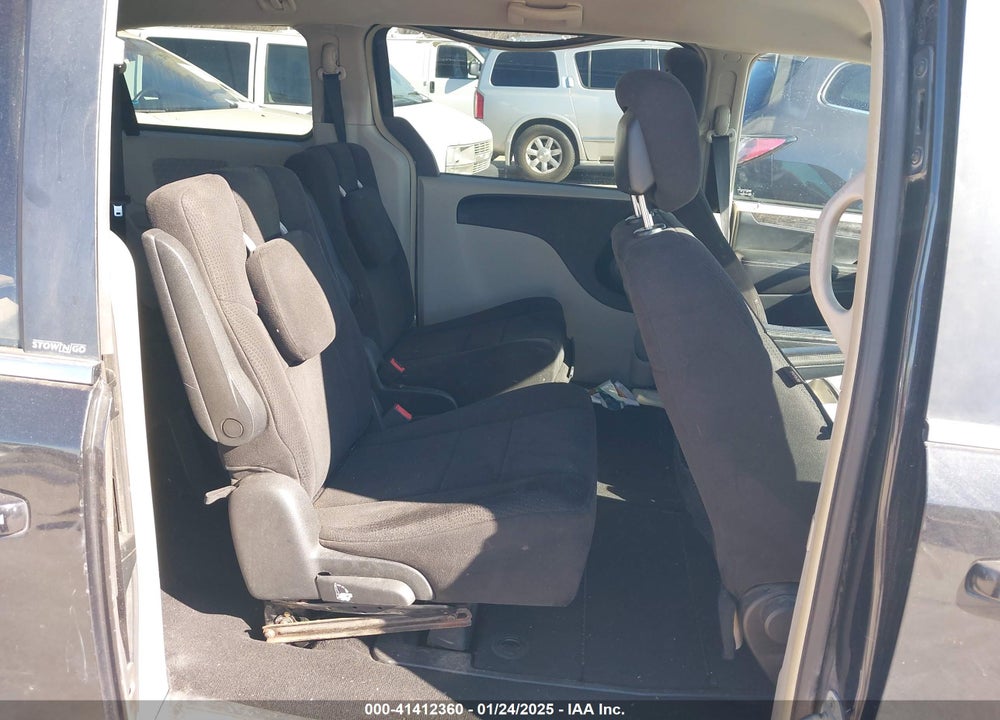 2011 CHRYSLER TOWN & COUNTRY TOURING VIN: 2A4RR5DG6BR658104