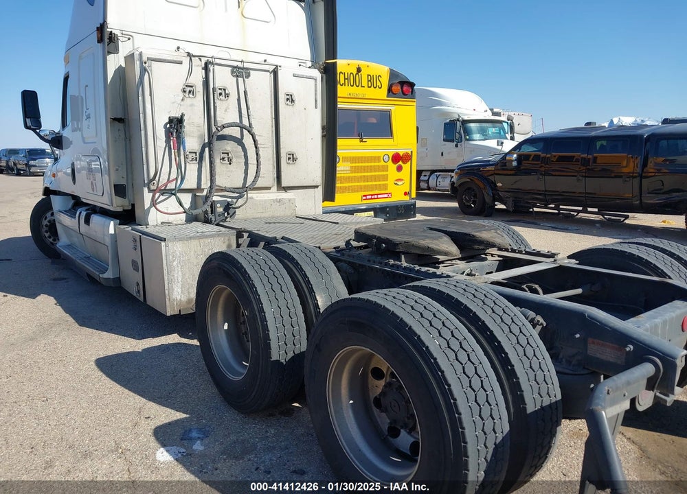 2015 FREIGHTLINER CASCADIA 125 VIN: 3AKJGLD5XFSGF9360