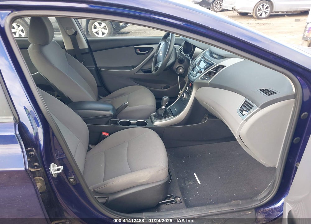 2014 HYUNDAI ELANTRA VIN: 5NPDH4AE6EH520905